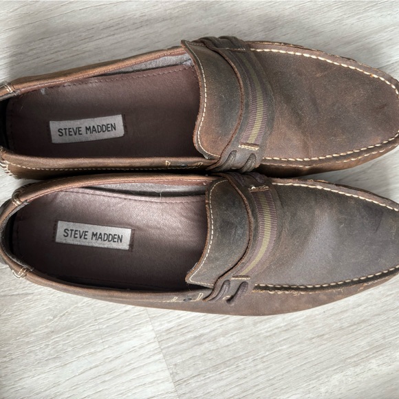 Steve Madden Other - Steve Madden Two-Tone Brown Loafers